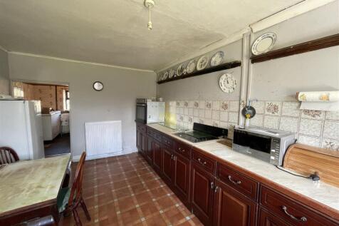 KITCHEN/ BREAKFAST ROOM