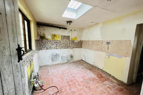 KITCHEN / BREAKFAST ROOM