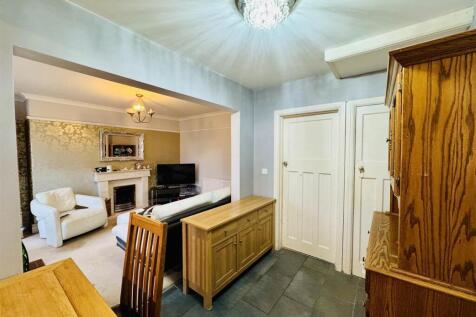 A FURTHER ROOM VIEW