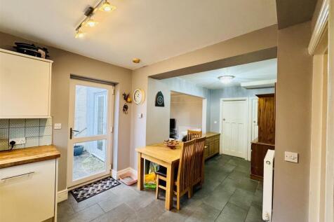 ANOTHER ROOM ASPECT