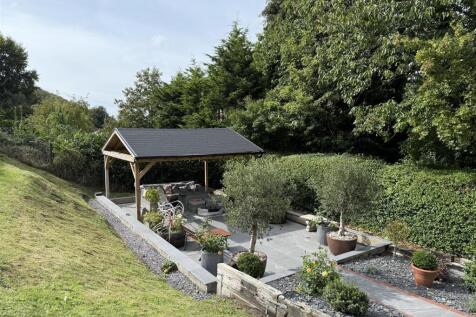 LOWER PATIO