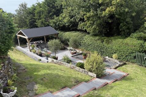 LOWER PATIO