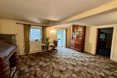 A FURTHER ROOM VIEW