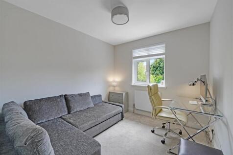 15-d0f383629-AP-J2IZ6V-9 Vallis Way-41.jpg
