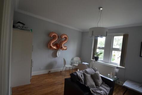 lounge sept 2020.JPG