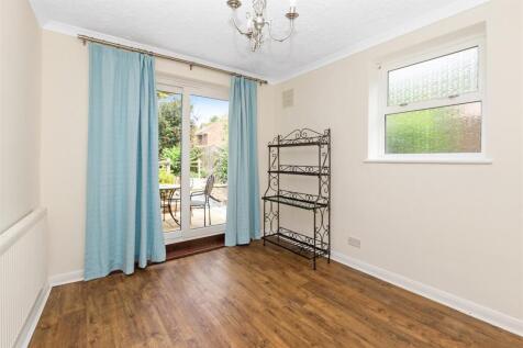05-eff9JPH - 83787 - 4 Rectory Terrace, Park Rd, F