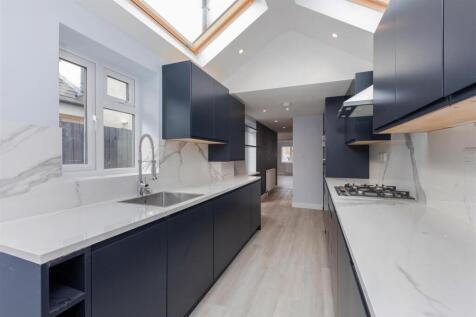 20 Emlyn Buildings-10.jpg