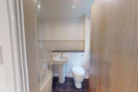 En-suite for Room 1