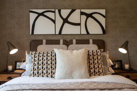 Avebury show home
