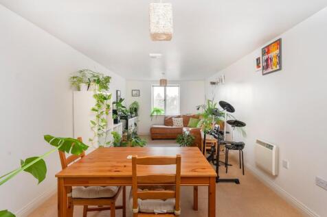 8S2CBR - LoungeDiner F.jpg