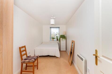 8S2CBR - Bedroom B.jpg