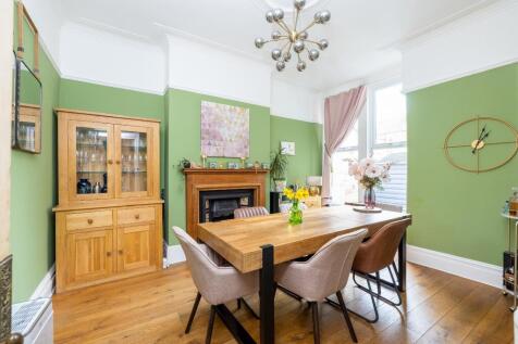 BrecknockRoad7.jpg