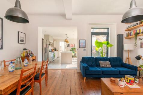 2B5PTN - Sitting Dining Room F.jpg