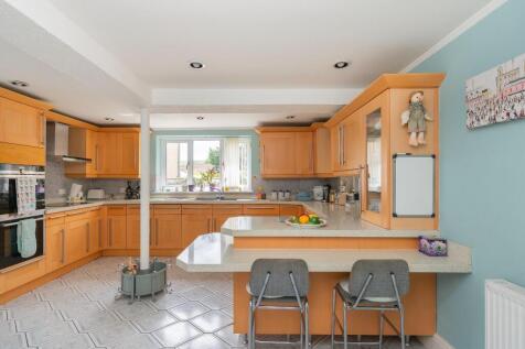 8H3RBD - Kitchen Diner E.jpg