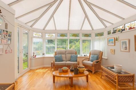 8H3RBD - Conservatory C.jpg