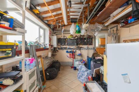 8H3RBD - Garage A.jpg