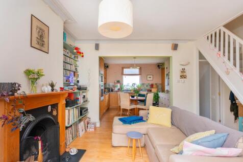 0V7STN - Living Room B.jpg