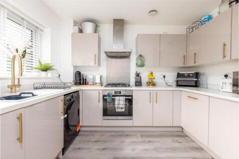 4 Maple Street, BS14-20.jpg