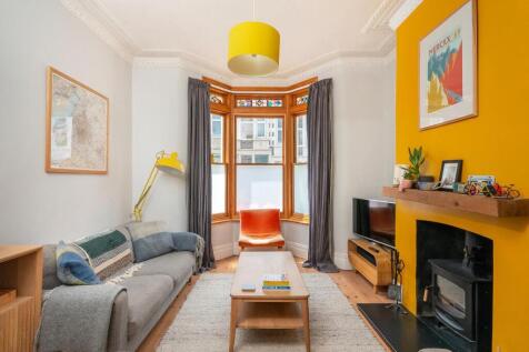 0W5AMR - Living Room D.jpg