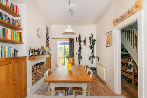 0W5AMR - Dining Room D.jpg