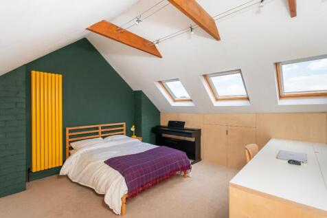 0W5AMR - Loft Bedroom C.jpg