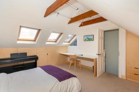 0W5AMR - Loft Bedroom A.jpg