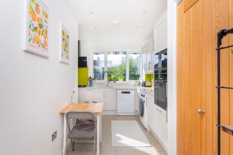 0O8CDD - Kitchen E.jpg