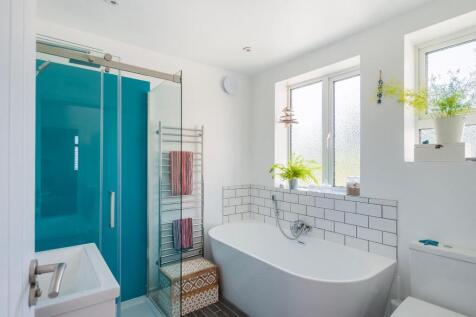 0O8CDD - Bathroom C.jpg