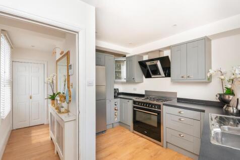 F21GHCN - Kitchen B.jpg