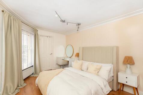 F21GHCN - Bedroom J.jpg