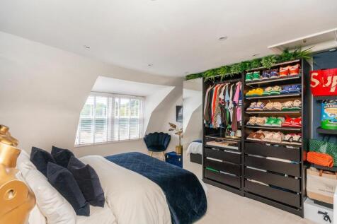 F21GHCN - Bedroom E.jpg