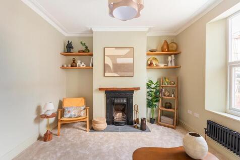 0O4STN - Living Room B.jpg