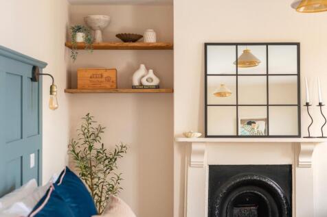 0O4STN - Bedroom A.jpg