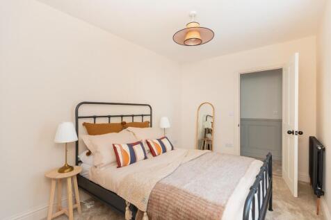 0O4STN - Bedroom H.jpg