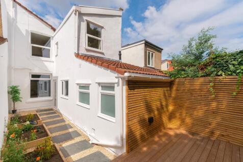 0O4STN - External E.jpg