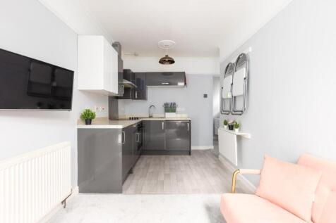 Flat 1, 3 Bushy Park, BS4-2.jpg