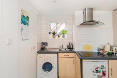 7K6AHD - Basement Kitchen A.jpg
