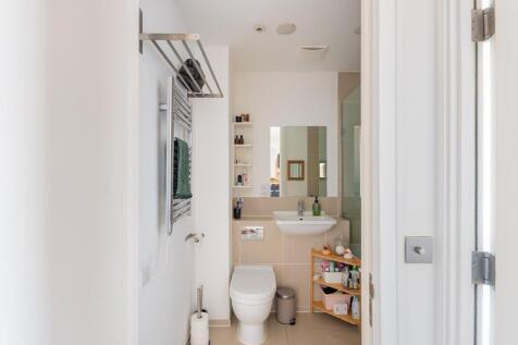 6A0P5BR - Bathroom B.jpg