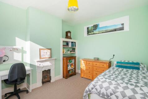 3B9RKE - Bedroom E.jpg
