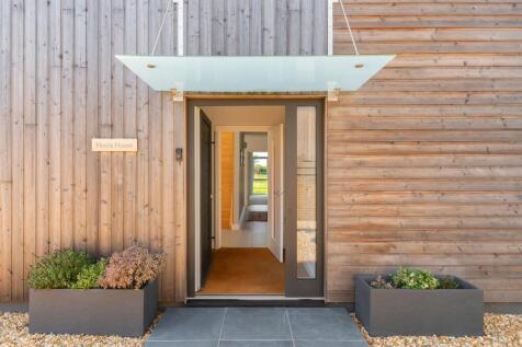 ESUOHAITSEH - External O.jpg