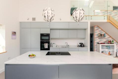 ESUOHAITSEH - Reception E.jpg