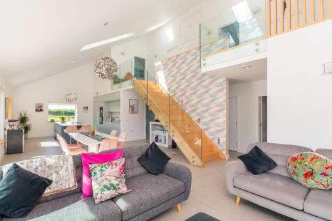 ESUOHAITSEH - Reception H.jpg