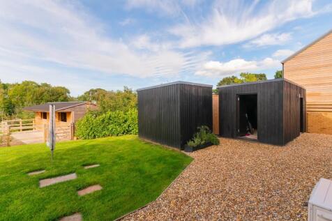 ESUOHAITSEH - External B.jpg