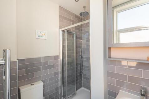 1B4RTN - Ensuite B.jpg