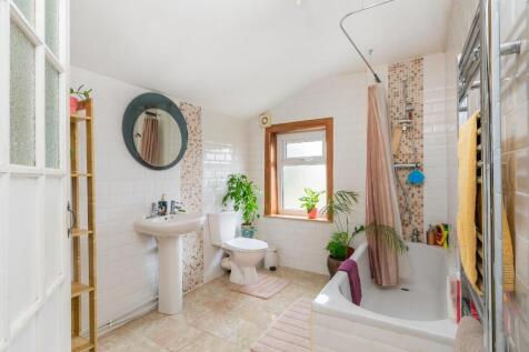 1W1R3RD - Bathroom B.jpg