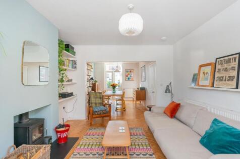 1A7RVP - Living Room B.jpg