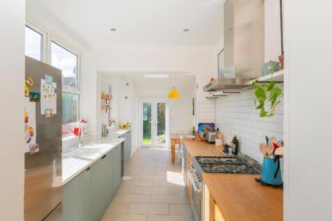 1A7RVP - Kitchen F.jpg