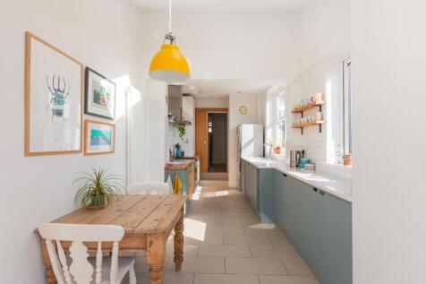 1A7RVP - Kitchen A.jpg