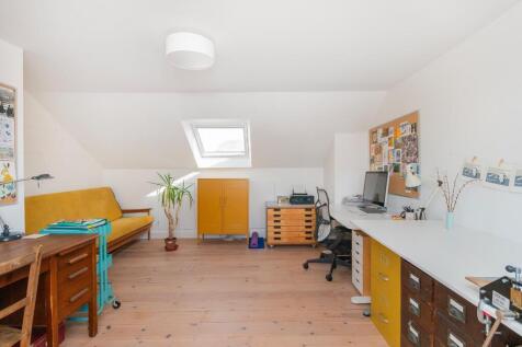 1A7RVP - Bedroom K.jpg