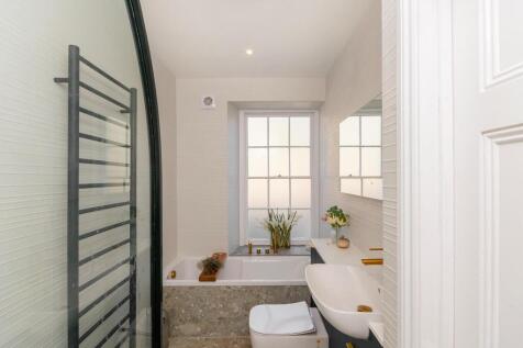 1H7RCN - Bathroom C.jpg